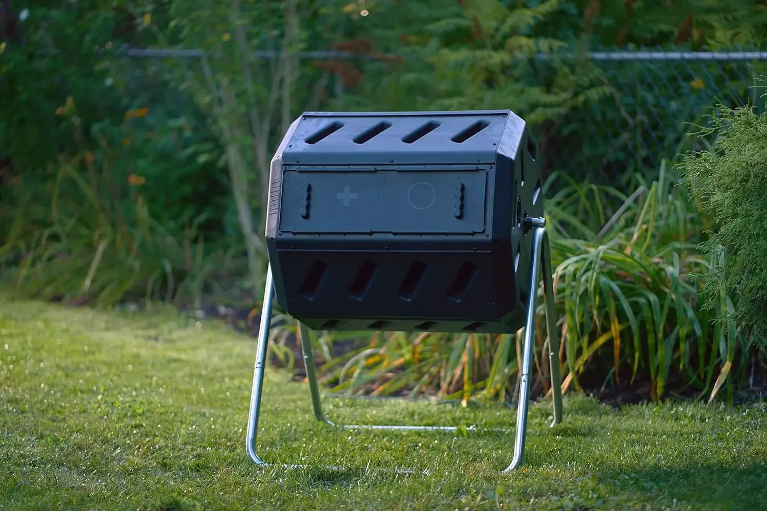 Outdoor  Dual Chamber Tumbling Canadian-Made, 100% Recycled Resin - Outdoor Rotating Compost Tumbler Bin for Garden, Kitchen, an