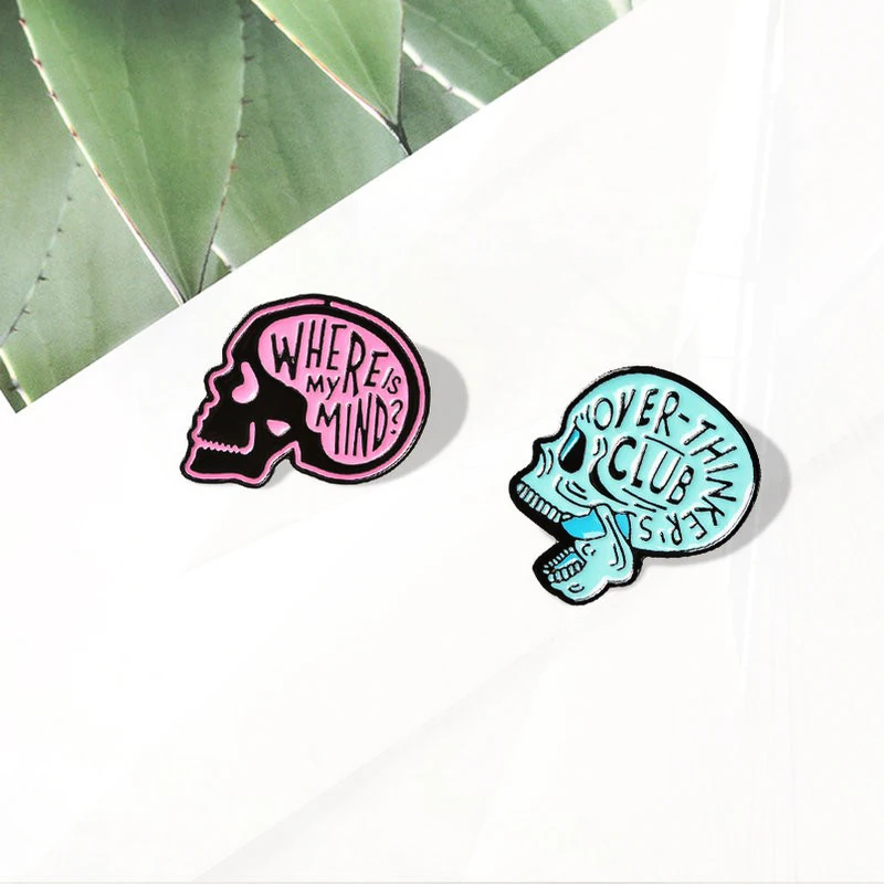 Épingles à revers tête de mort, Modules de sac de chemise, Insigne Seton, Bijoux d'humour, Cadeau pour les amis, Où est mon esprit? Broche personnalisée en émail, Overthink