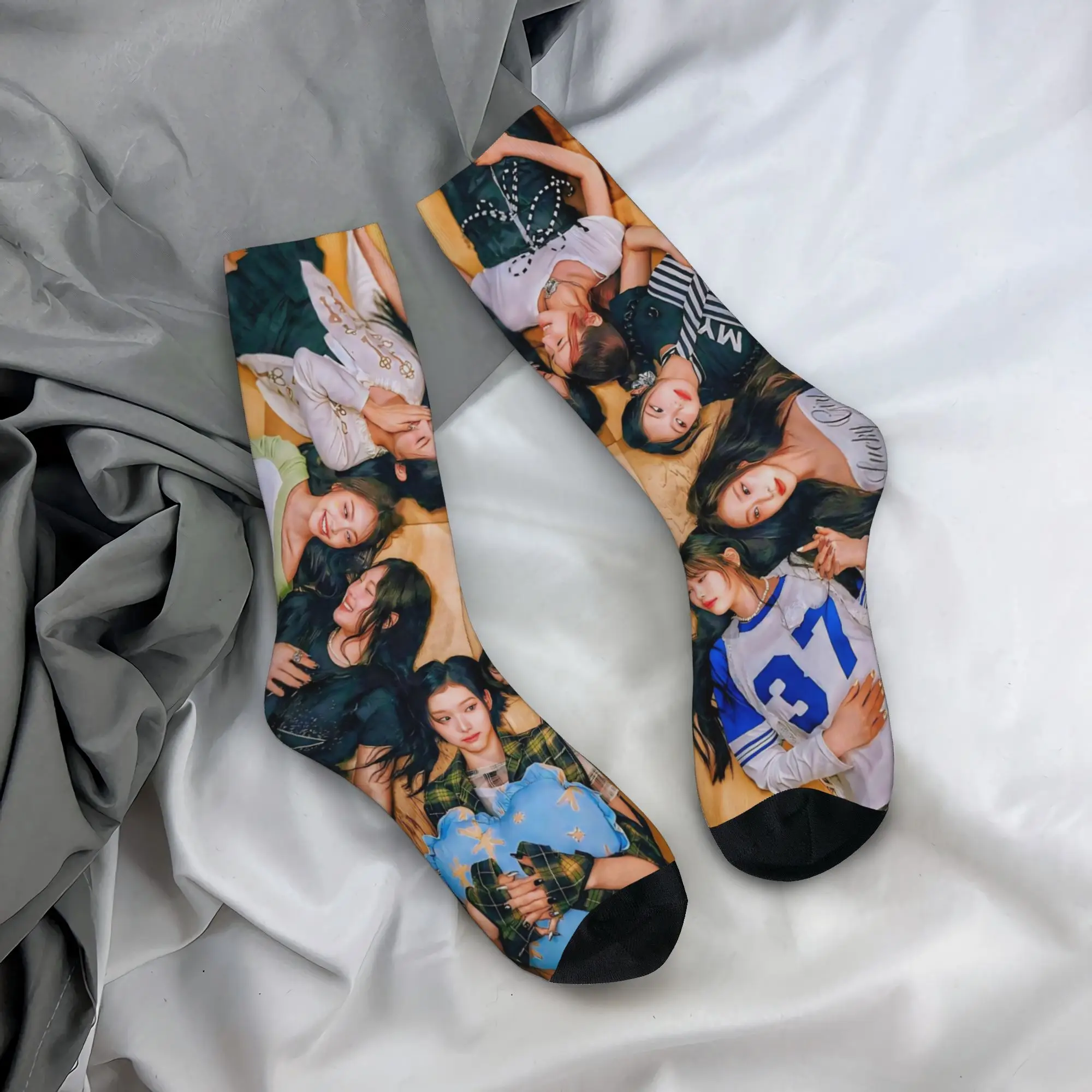 Cozy Women Men Socks Hearts2Hearts kpop girls group Accessories Warm  Skateboard Dress Socks Spring Autumn Winter