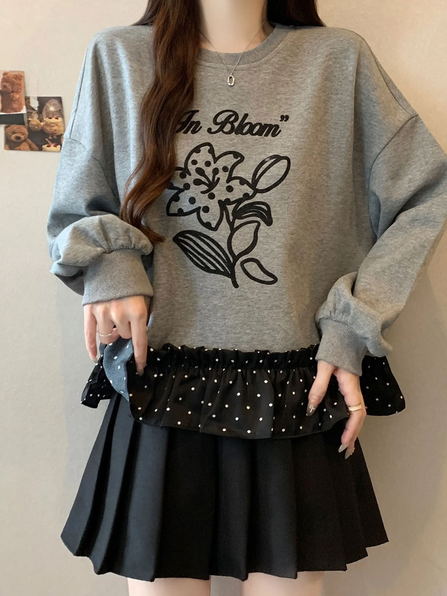 

Корейский свитшот в горошек с рюшами по низу, женский, больших размеров, свободного кроя, с длинными рукавами, осенне-зимний, модный, повседневный топ