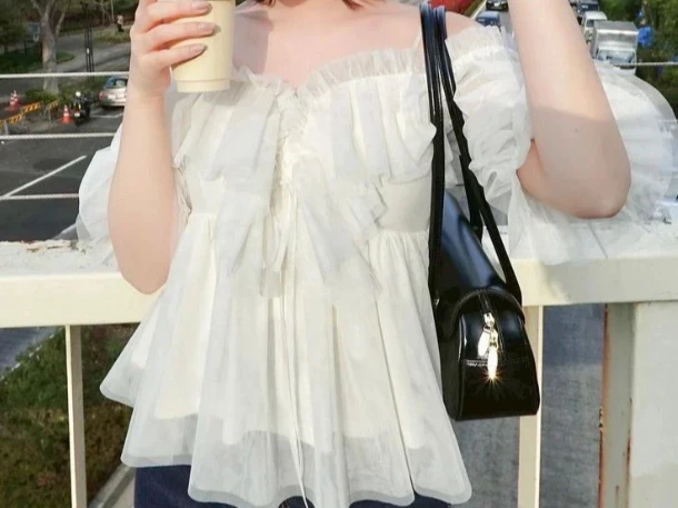 

Повседневные рубашки в японском стиле Femme, трехмерная блузка с открытыми плечами и рюшами, милые сетчатые женские топы с рукавами-фонариками