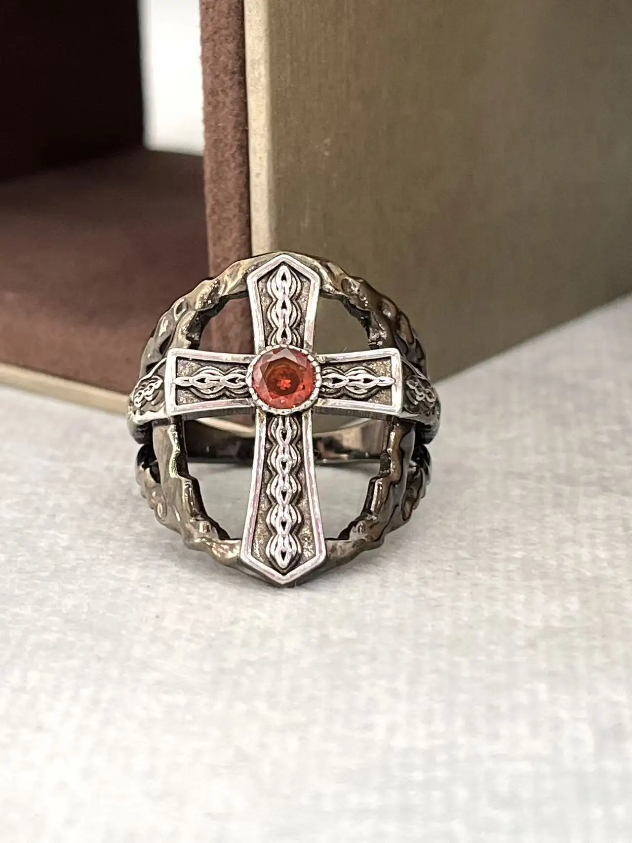 

Cross-border New Arrival Silver Unisex Hip-Hop Cross Ring Retro European & American High-End Commuter Ring Jewelry Direct Sales