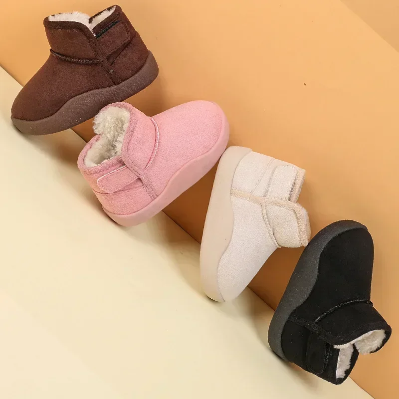 Neue vielseitige warme Mädchenstiefel verdicken Baumwolle weiche Sohle Komfort Kinderschuhe vielseitige klassische trendige Jungenschuh einfache Winterstiefel