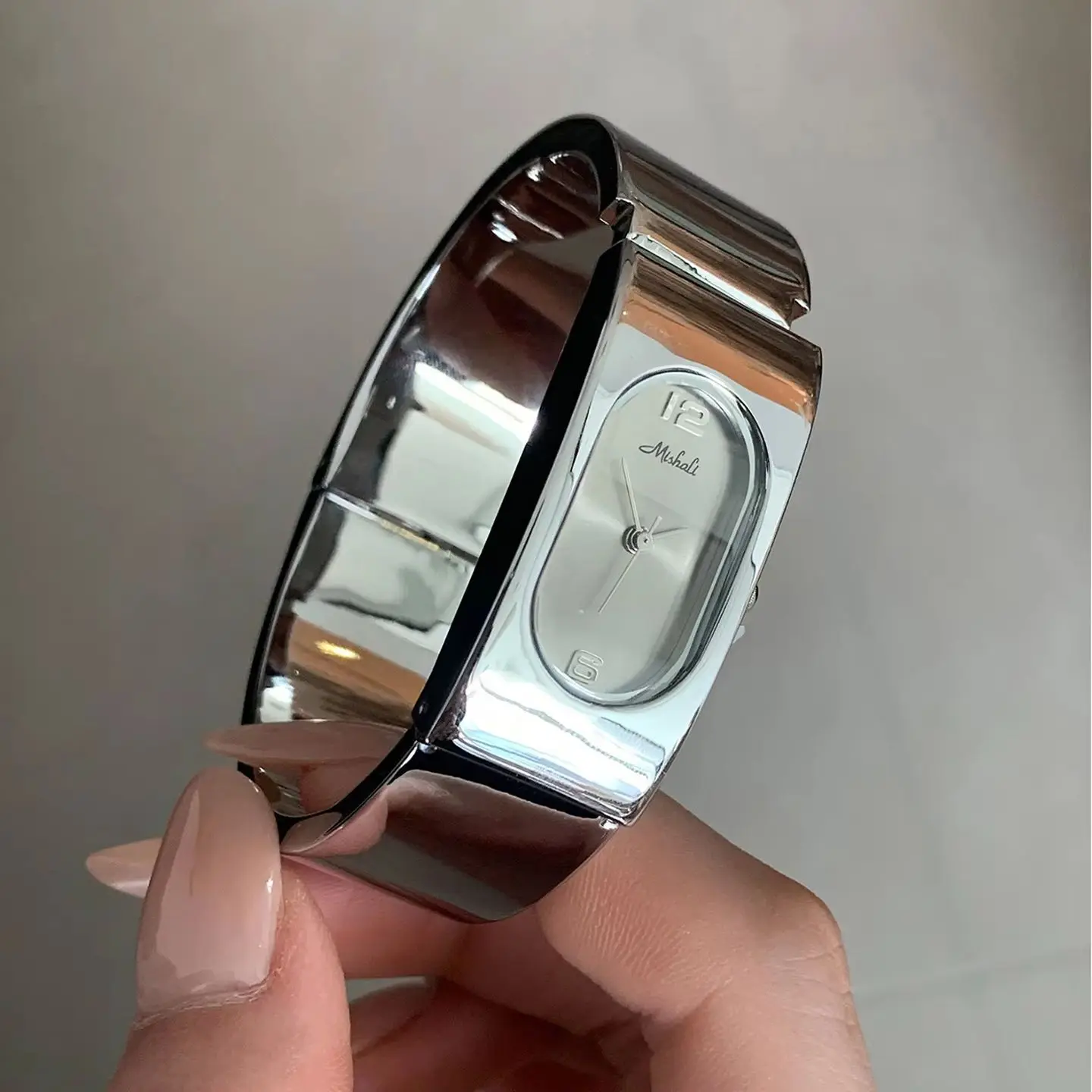 

Fashionable Avant-garde Style Minimalist Women's Watches High-end Silver Gray Stainless Steel Bracelet Quartz Women's Watch Gift