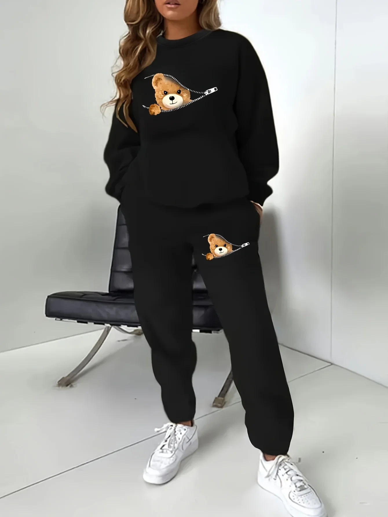 Women\'s Casual Long Sleeves Hooded+Sweatpant set bear print pullover hoodie, casual long sleeved round neck autumn/winter hoodie