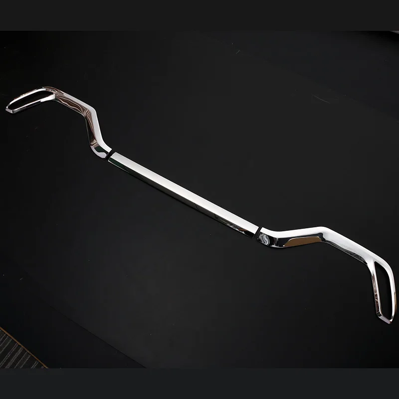

Suitable for CROWN 220 modified 19 crown CROWN trunk bright strip rear bumper anti-collision decorative bright strip