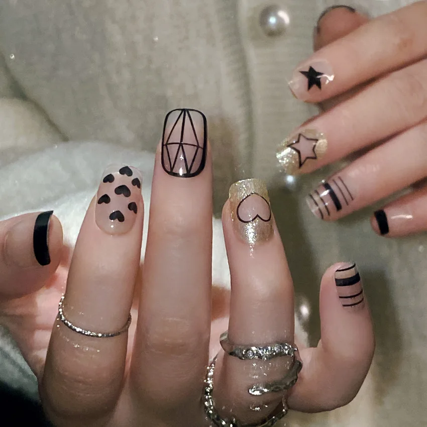 

Popular hot girl high-end fake nails with unique design, love shape, five-pointed star pattern false nails 24PCS
