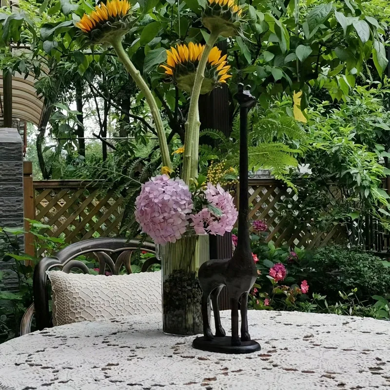 Home decor ornaments for balcony, living room, bedroom, cast iron crafts, giraffe