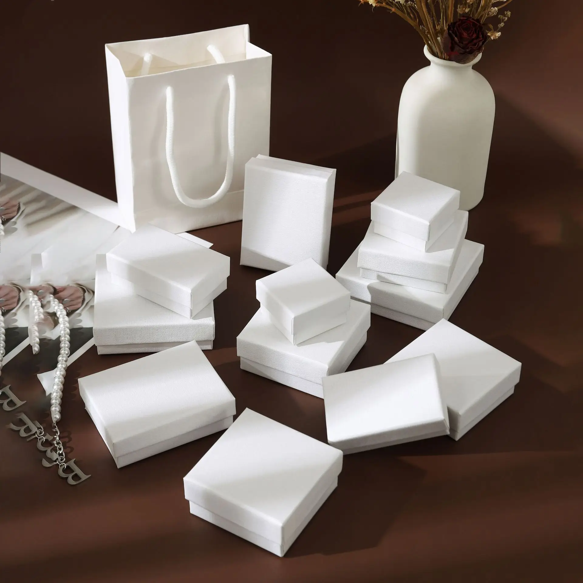 Mutli Size Jewelry Gift Box Paper Packaging for Bracelet Necklace Ring Earring Wedding Bride Present Square Jewelry Storage Boxe