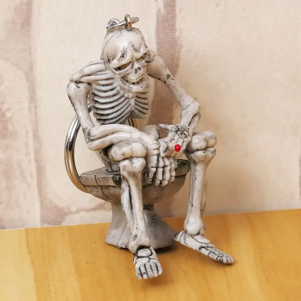 

SEKINEW New Creative Skull Toilet Decoration Purse Rubber Keychain Keyring Car Ornament Accessories Charm Pendant Funny Gifts