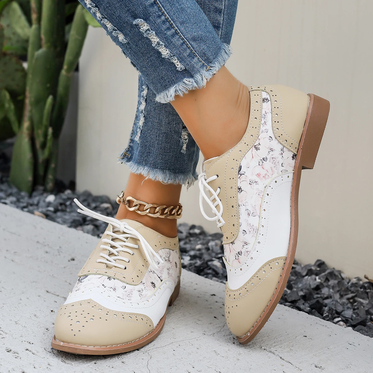 

Женская спортивная обувь больших размеров с круглой головкой, весенне-осенние новые британские оксфорды, разноцветные повседневные туфли на низком каблуке с низким берцем