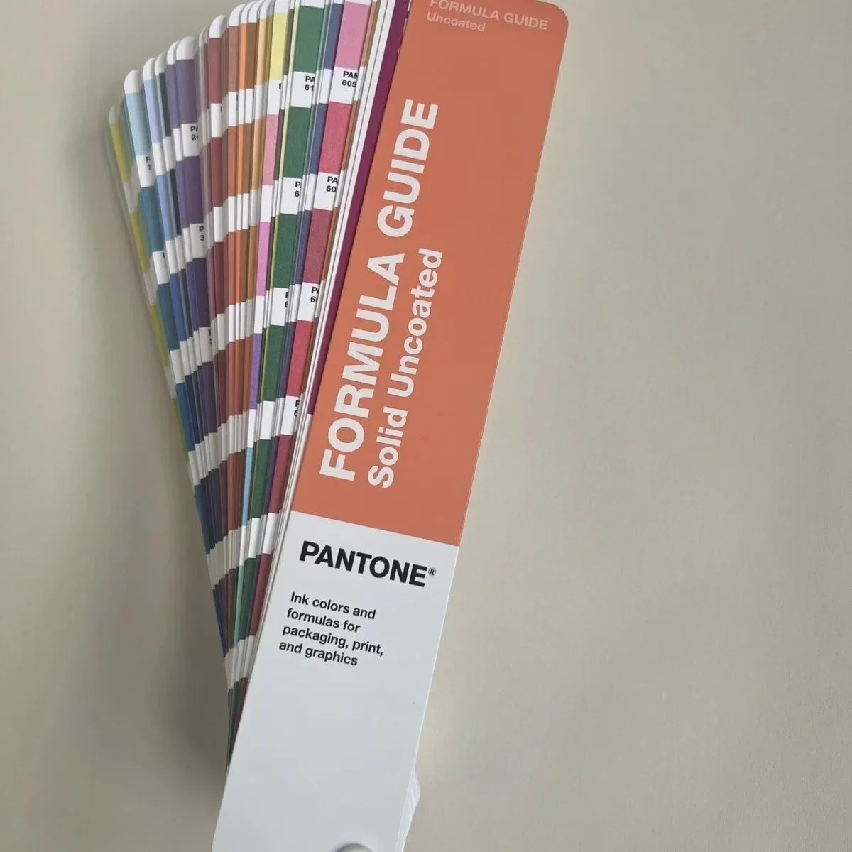 Imagem -06 - Pantone Pms Pantone Impressão de Cartão Colorido Padrão Internacional Gp1601b Pintura Chip Colorido de 2390 Cores