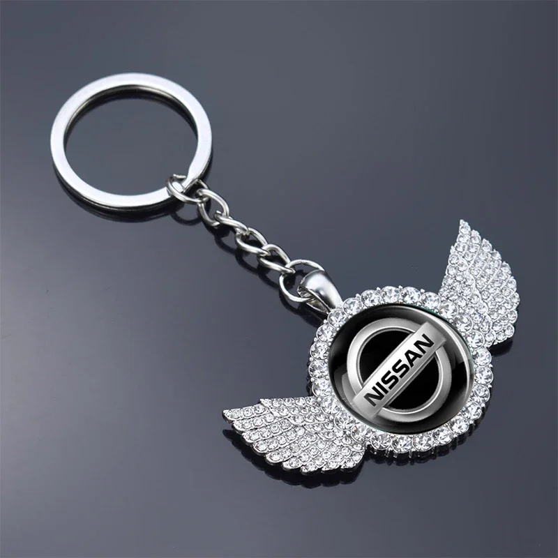 Car Keychain Badge Metal 3D Key Chain Rings for Nissan Almera Qashqai J10 J11 Tiida Teana X Trail T30 T32 Leaf Juke Accessories
