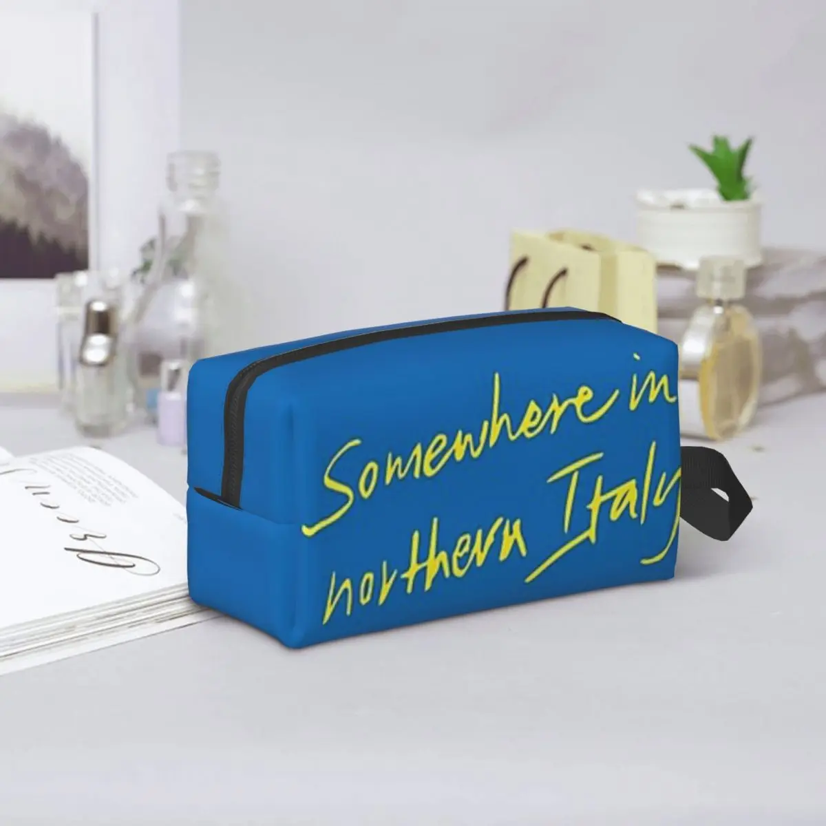 

Неподалече от северной Италии - Косметичка-органайзер для хранения, несессер для туалетных принадлежностей, косметичка для красоты.