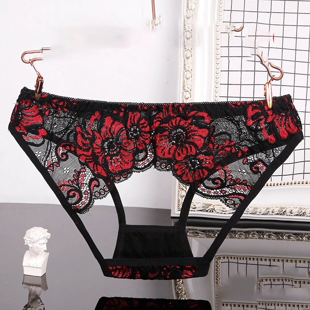 ثونغ النساء ملخصات الملابس الداخلية الدانتيل مادة البولي أميد اكسسوارات تنفس مريحة مطرزة المألوف