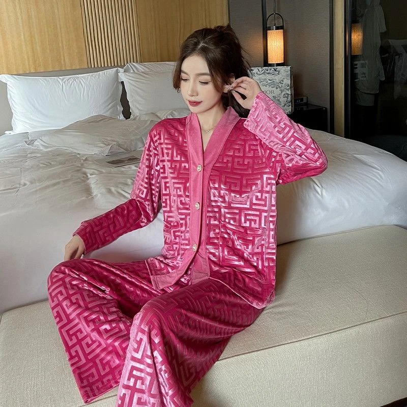 Homewear Luxury Famale Underwear Spring Autumn New Pajamas Women Sleepwear Long Sleeve Pleuche Nightgown Casual Red Home Suit