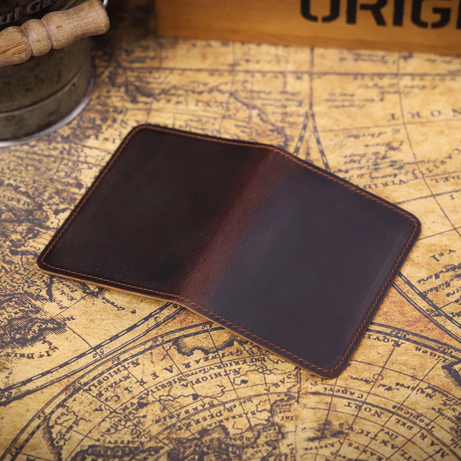 Echtleder-Kartenetui, einfache Mini-Geldbörse von Crzay House Leather, perfekt zum Tragen von Bargeld und Karten – Detail 8