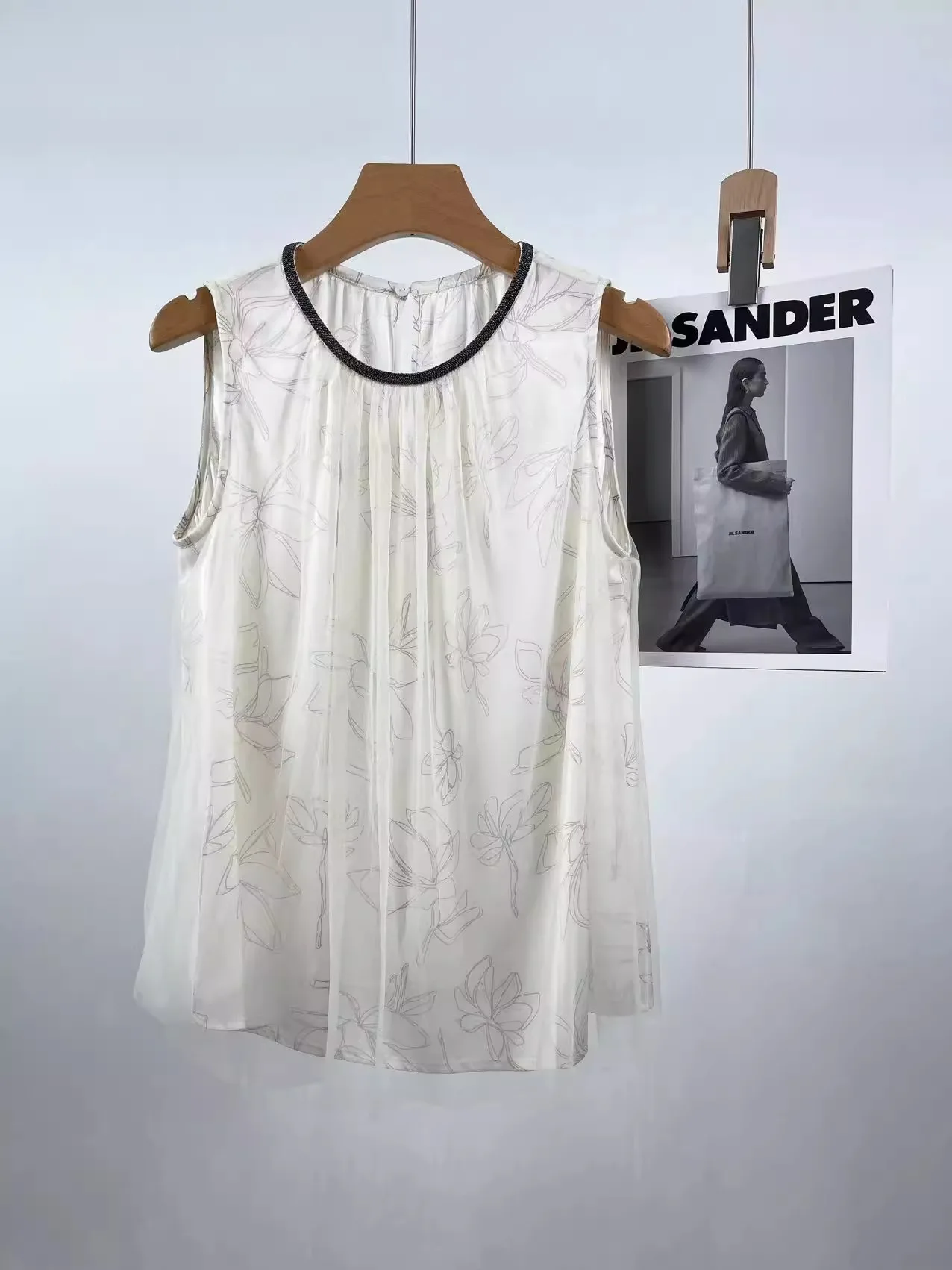 

Light luxury Round-neck beaded see-through mesh silk printed top female Sleeveless Loose and versatile vest