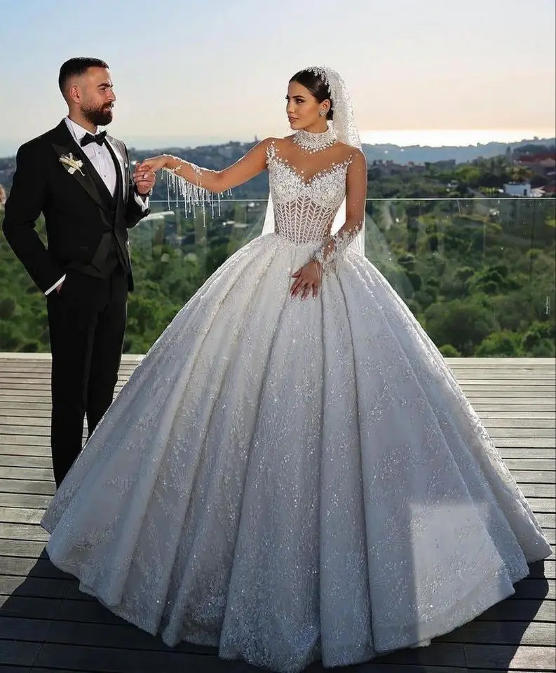 

Elegant Magnificent A Line Wedding Dresses Veil Lace Applique Cap Sleeve Sweetheart Bridal Gown Sweep Train Robes De Vestido