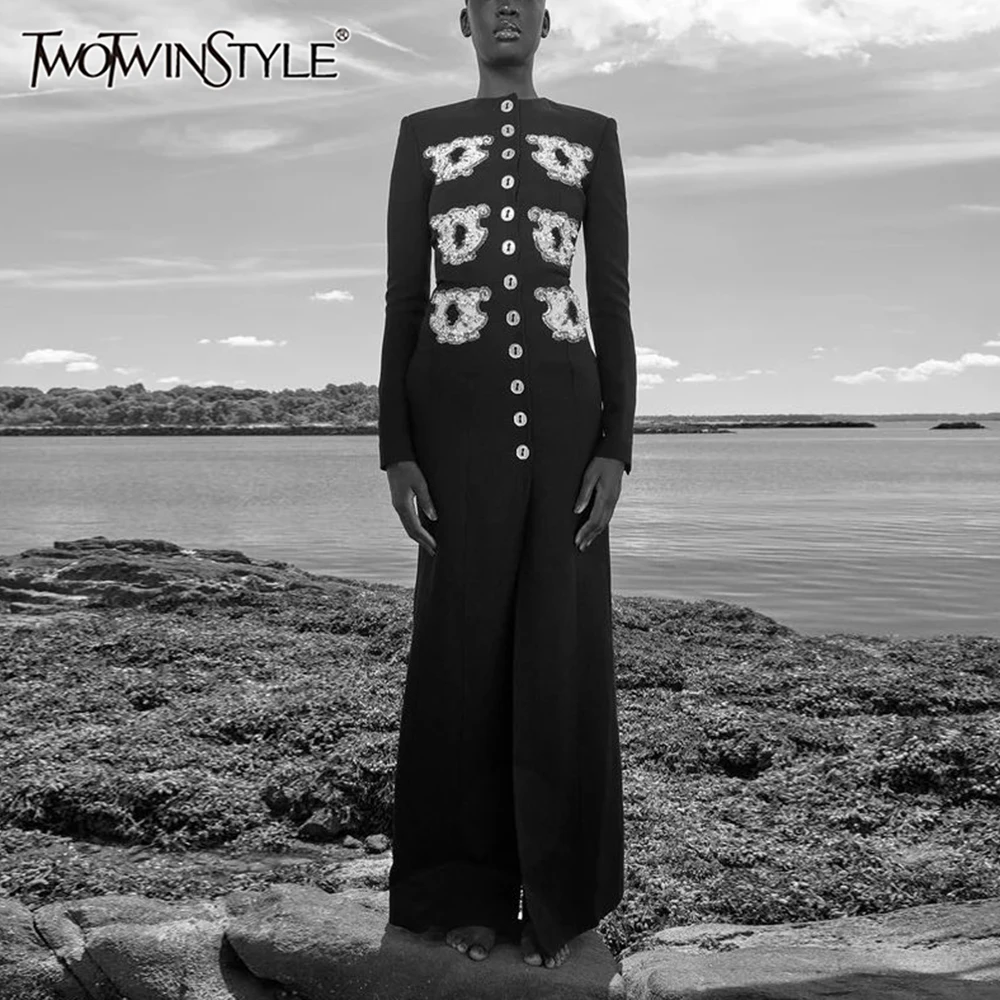 

TWOTWINSTYLE Черный роскошный блейзер макси с пайетками для женщин, с круглым вырезом, длинными рукавами и цветочным акцентом для изысканных ужинов