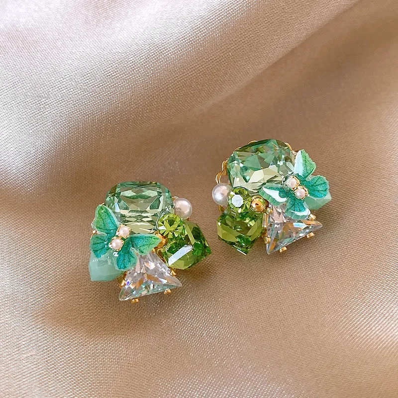 مجوهرات عصرية بتصميم فرنسي جديد مصنوعة يدويًا على شكل زهرة كريستال خضراء هدايا فتاة حلوة إكسسوارات يومية للسيدات