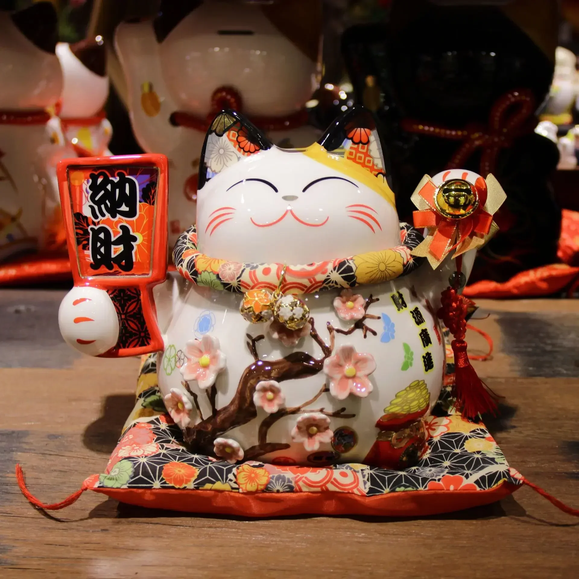 8 Inch Ceramic Lucky Cat Piggy Bank Sakura Cat Home Decoration Gift