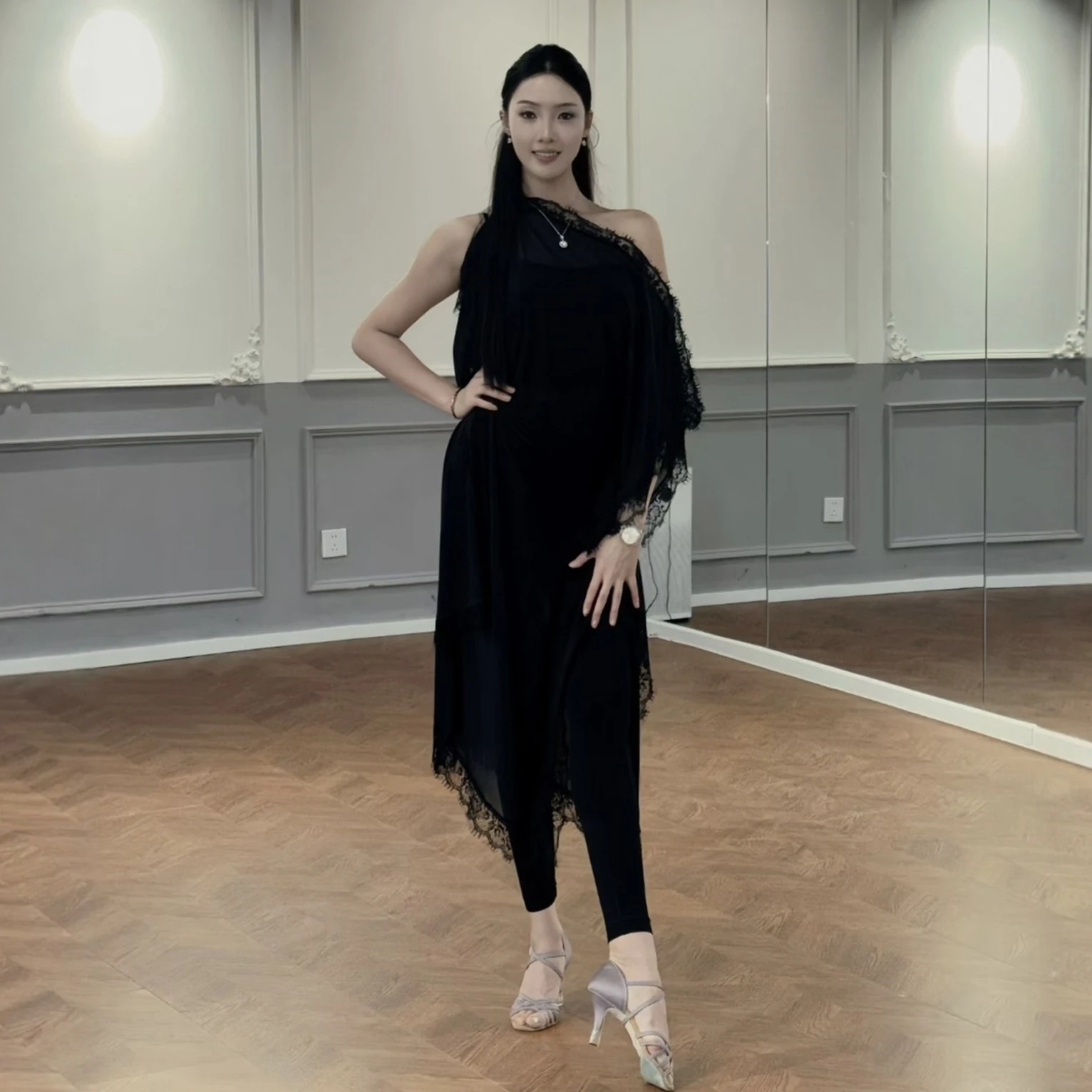 

Длинное платье для латиноамериканских танцев с ниспадающим плечом, черное, кружевное, для женщин, для преподавателей, для румбы, танго, бальных танцев, свободное, для тренировок