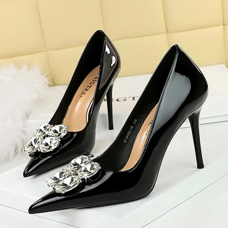 BIGTREE Metal Decoration CRYSTAL Patent Leather Pumps Women\'s Thin Heels Sexy Pointed Toe Zapatillas De Mujer