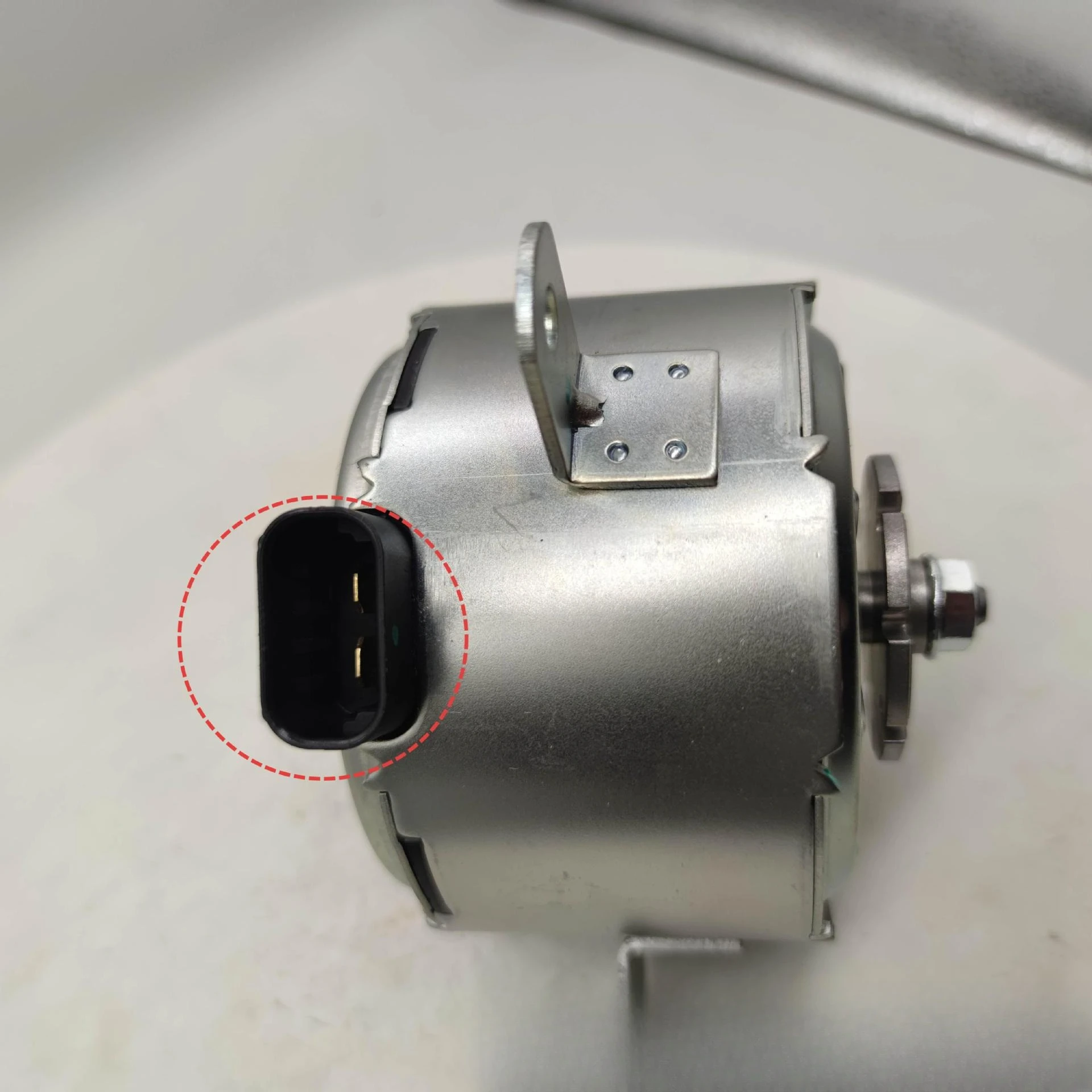 pieces-automobiles-climatisation-radiateur-moteur-de-ventilateur-5137714aa