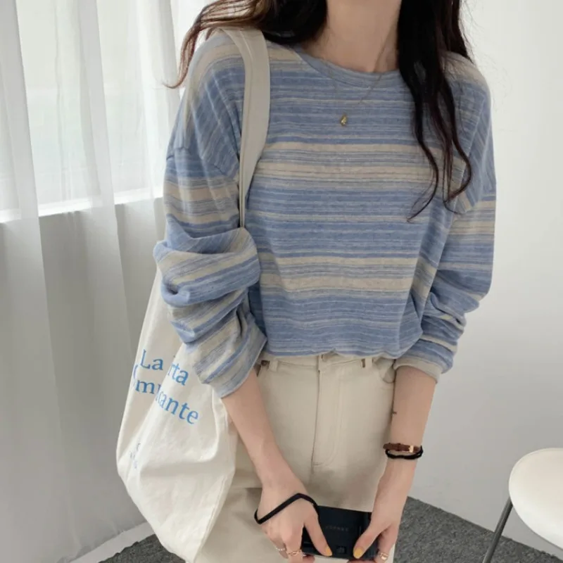 Klassisches und vielseitiges neues College-Stil-Herbst-gestreiftes Langarm-T-Shirt, koreanische Version, Rundhalsausschnitt, lockeres und bequemes Oberteil