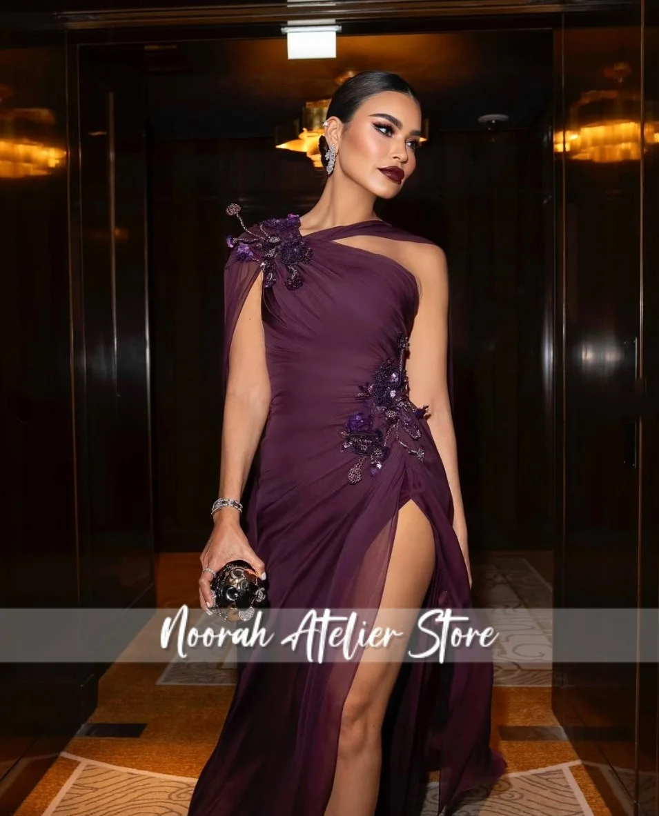 Weinrote 3D-Perlen-Blumen-Umhang, luxuriöse Damen-Abendkleider 2025, Damen-Dubai-Falten, Promi-Kleid, Abschlussballkleid, individuell gestaltet