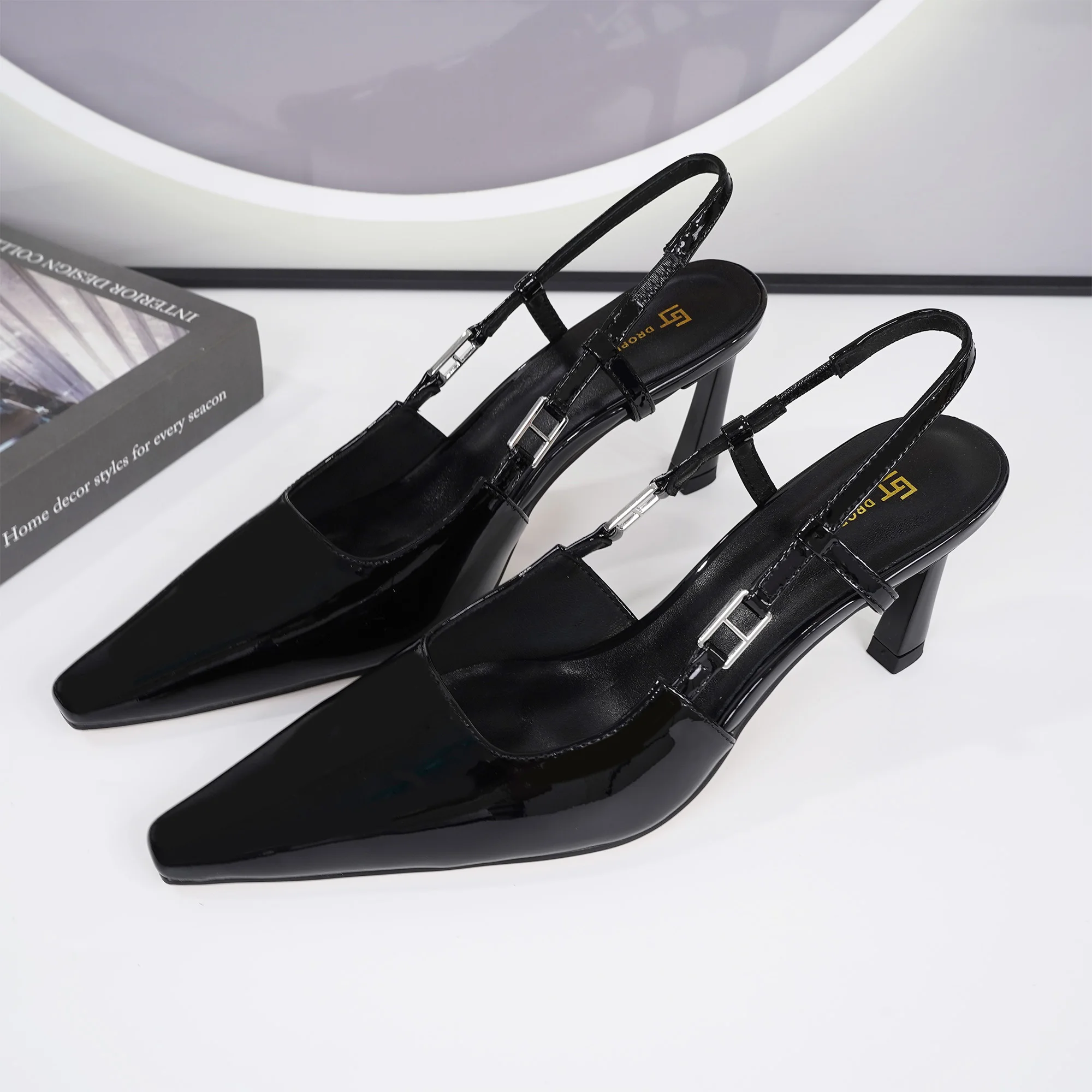 Nouvelles Sandales Femme 2026 Quatre Saisons à Talon Haut Pointu et Talon Incliné, Noires, Classiques et Tendance, Chaussures de Bureau Décontractées, Grandes Tailles