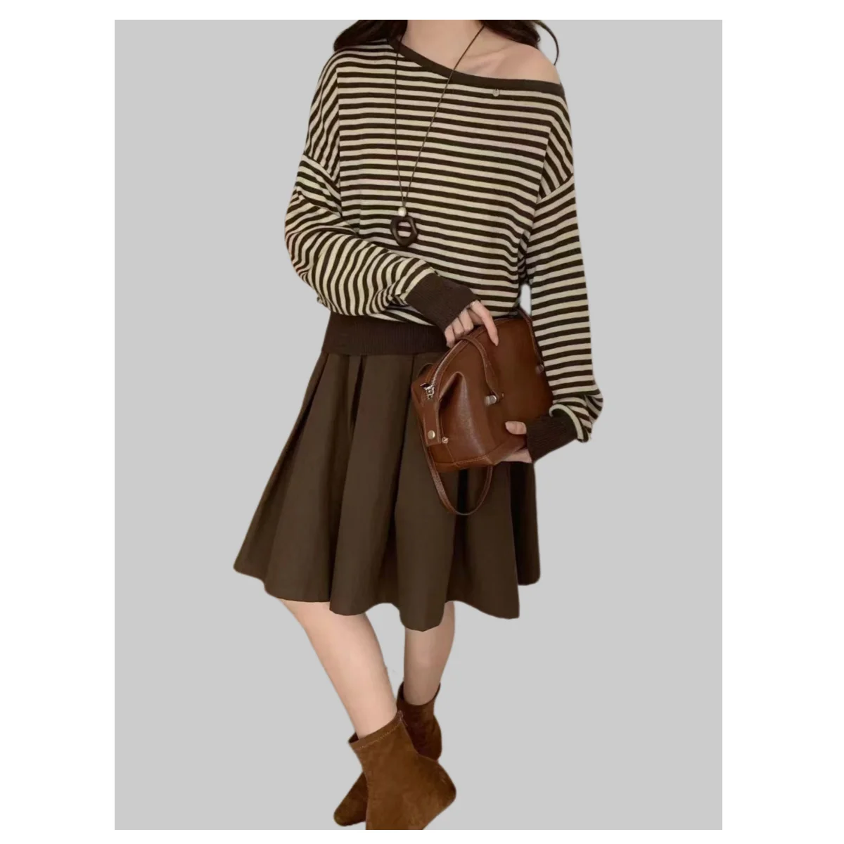 ストライプ柄の女性のプルオーバーセーターエレガントなヴィンテージ傾斜肩襟ニットトップス秋プルオーバー韓国長袖ジャンパー