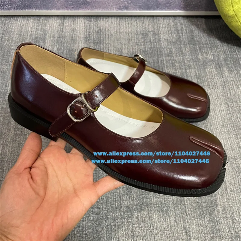 Tabi Schoenen Split Toe Slip-On Heren Enkele Schoenen Gesp Zacht Leer Zachte Zolen Trendy Luxe Handgemaakte Schoen Herenschoenen