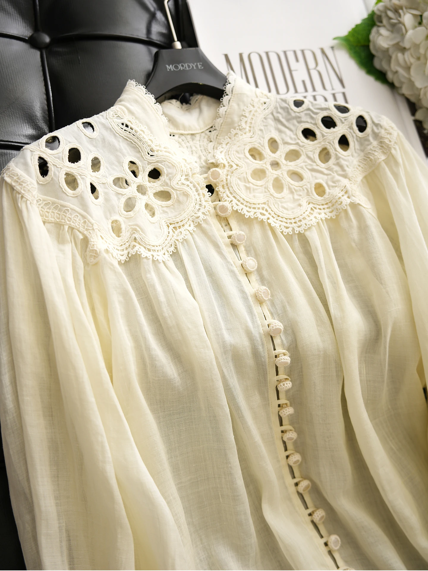 

Ele Cloud oulder Collar Silk irt Lace Hollow Lantern Sve Women's Loose Fit Long Sve Button up Top