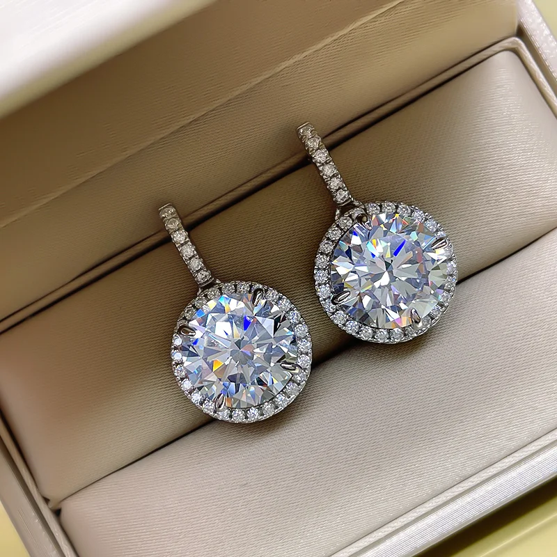 Explosive Flash High Carbon Diamond Earrings with Temperament and Advanced Simulation Diamond Suitable for Round Face Earrings