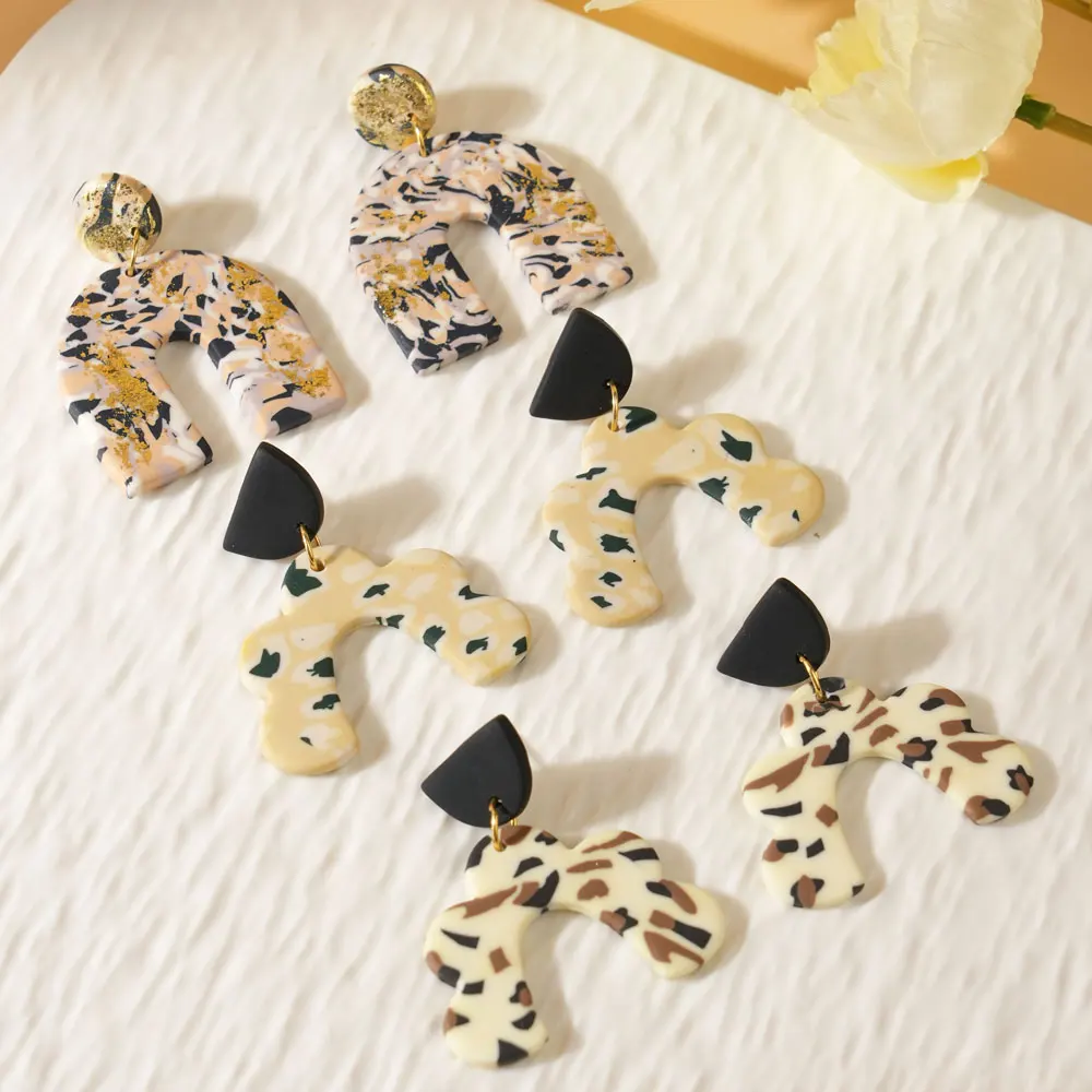 Trendy Multi-form Bogen Handgemachte Polymer Clay Tropfen Ohrringe Für Frauen Druck U-form Ton Baumeln Ohrringe Schmuck party Geschenke