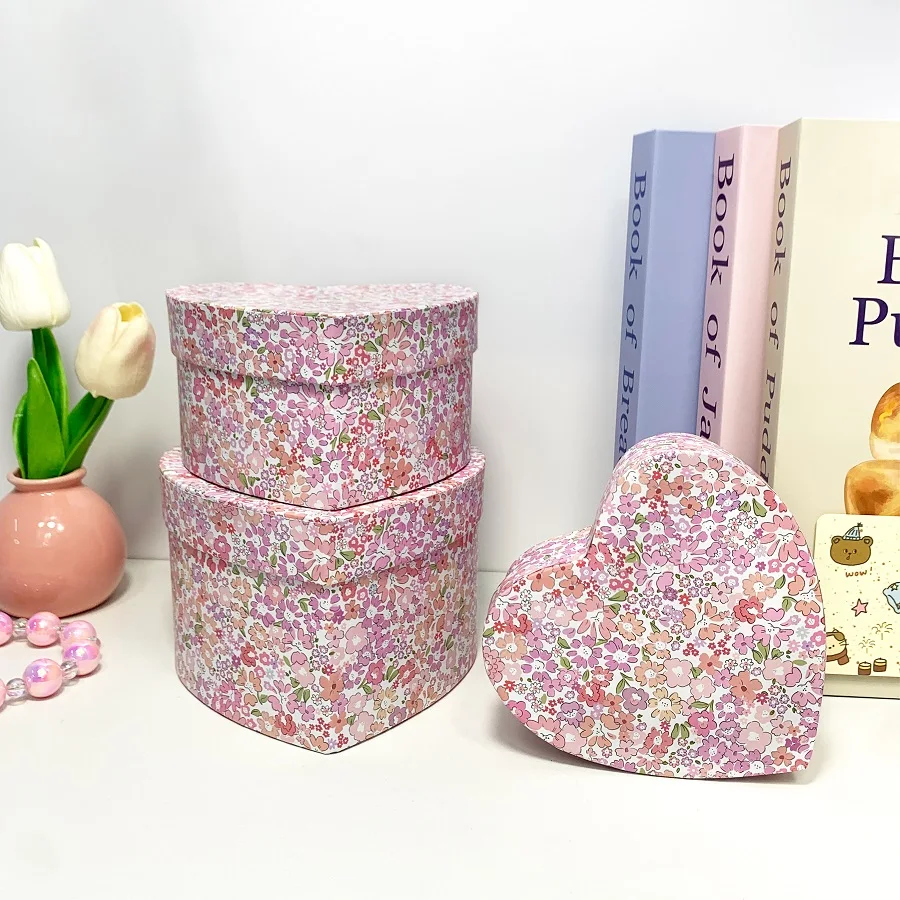 

Pink Floral Gift Boxes with Lids Pack of 3 with Paper Heart-shaped Gift Boxes for for Holidday Celebration Birthday Party Gift