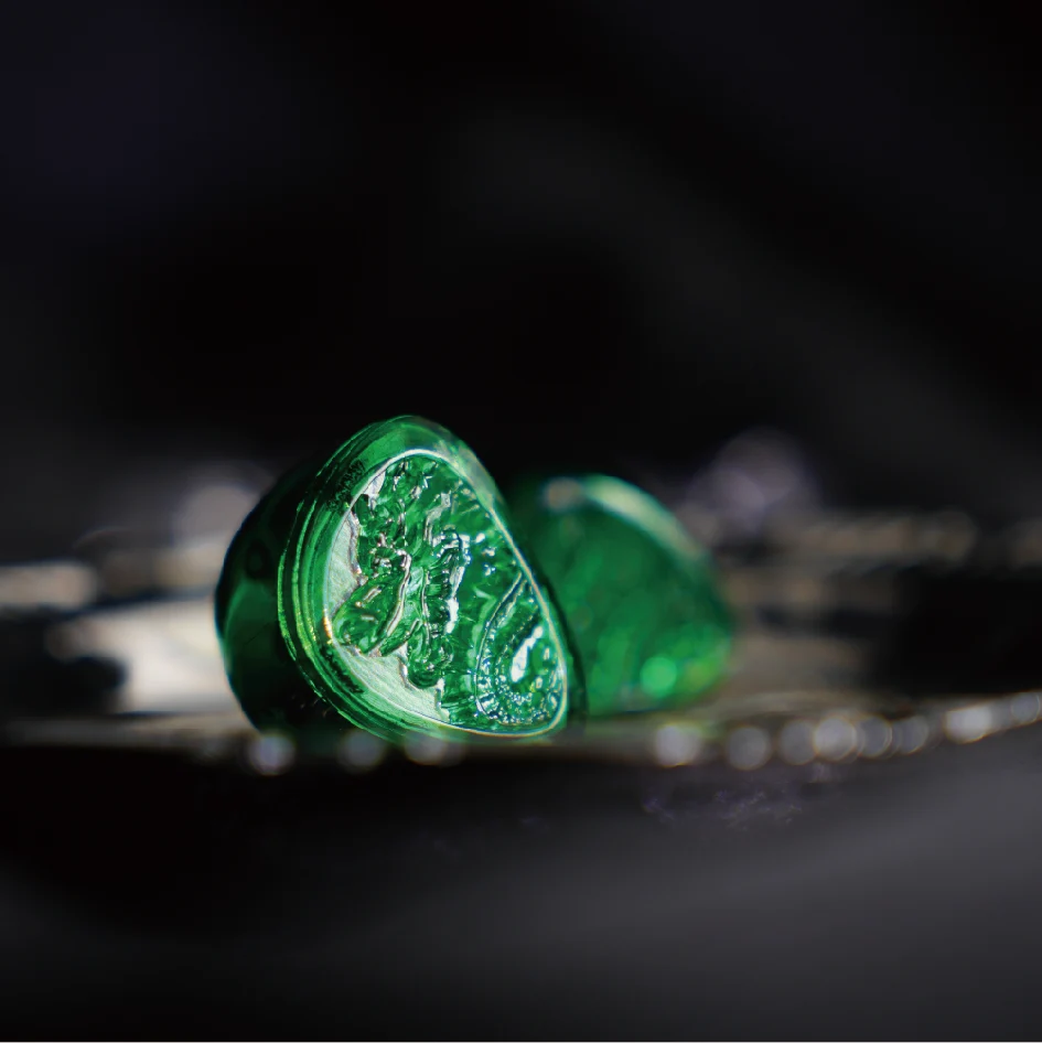 

AudioneTANGZUWANER 2 Jade Dragon Edition 10mm PET Single Dynamic In-Ear Earphones with Silicone Storage Bag and Sancai wide bore
