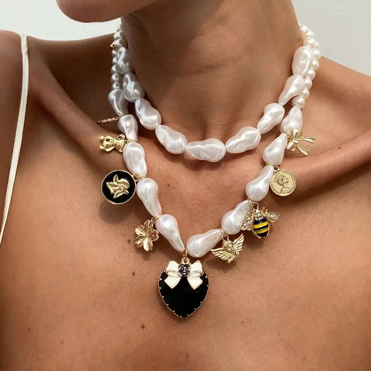 

Ingemark 2Pcs/Set Vintage Big Baroque Imitation Pearl Chain Necklace for Women Goth Love Heart Bow Flower Pendant Wed Jewelry