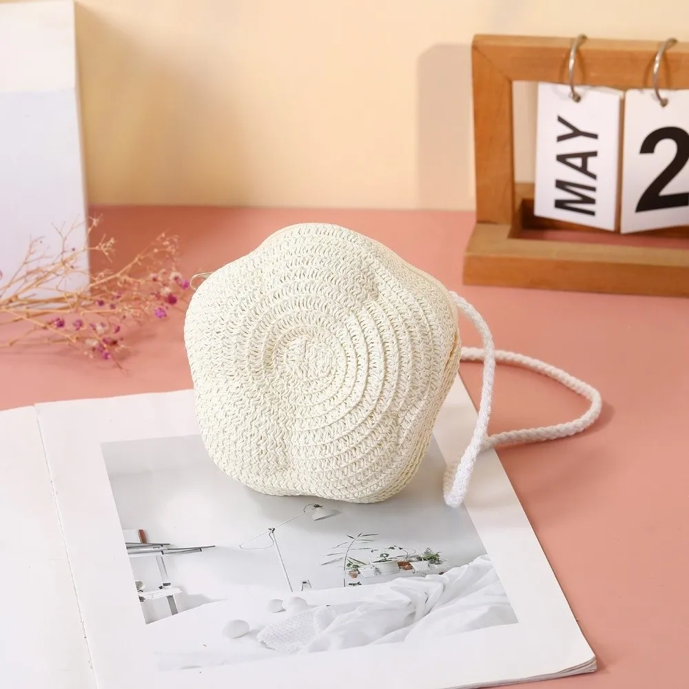 أزياء اليدوية المنسوجة القش حقائب الكتف لطيف خفيفة الوزن عملة المحفظة زهرة شكل حقيبة كروسبودي للأطفال