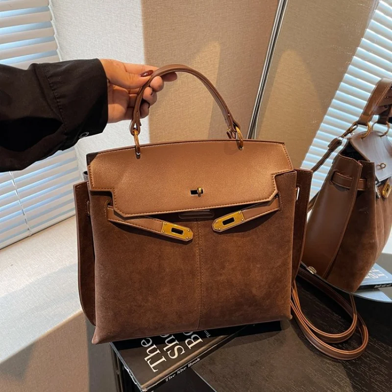 

Шикарная женская сумка через плечо из кожи с медным принтом и модным норвежским аккуратным легким повседневным стилем