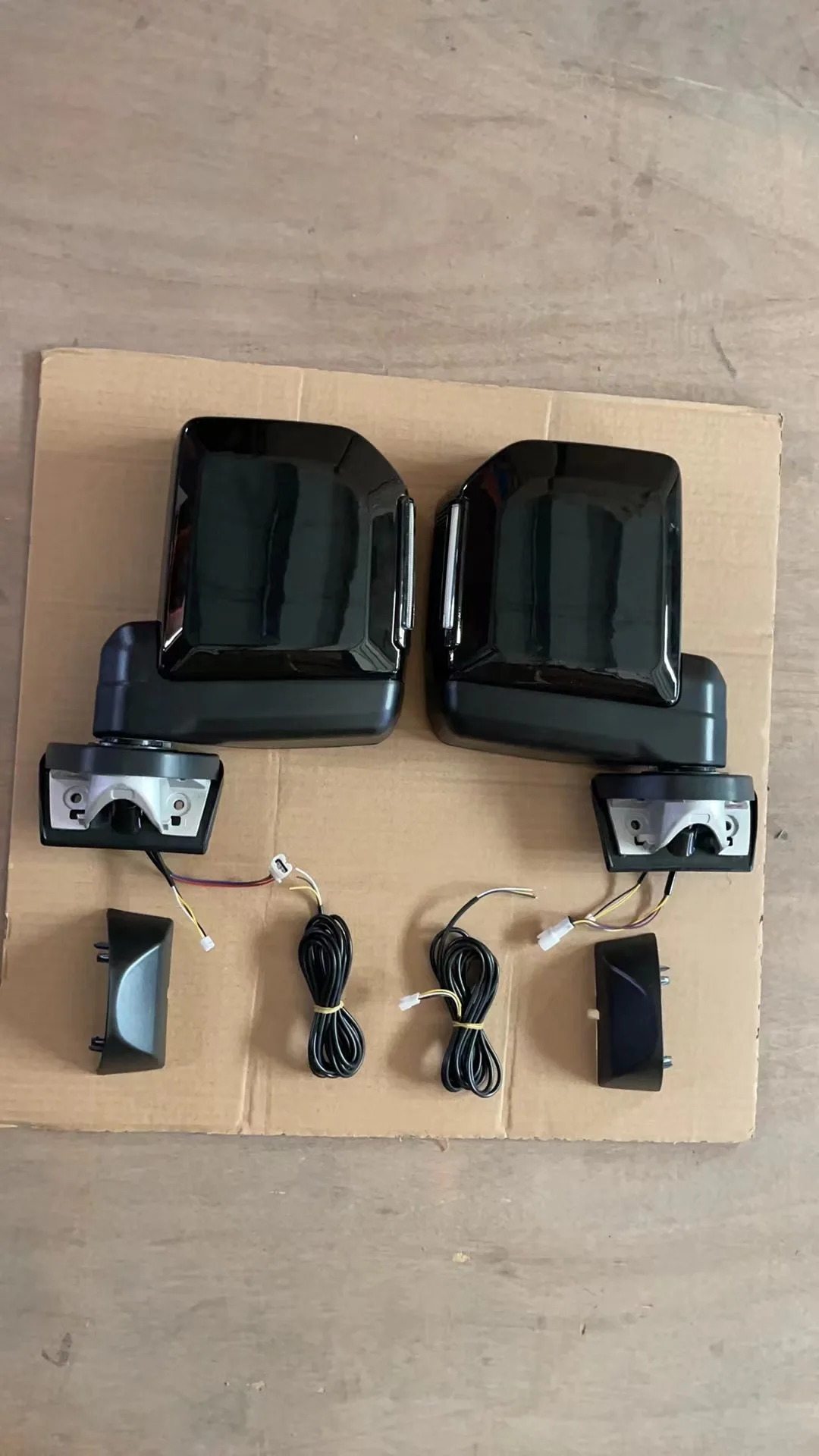 อุปกรณ์ตกแต่งรถยนต์ใหม่ Maictop กระจกมองข้างแบบมีไฟ LED กระจกมองข้างพร้อมไฟ LED อุปกรณ์เสริม Lc79 สำหรับรถยนต์ Land Cruiser 70 Series