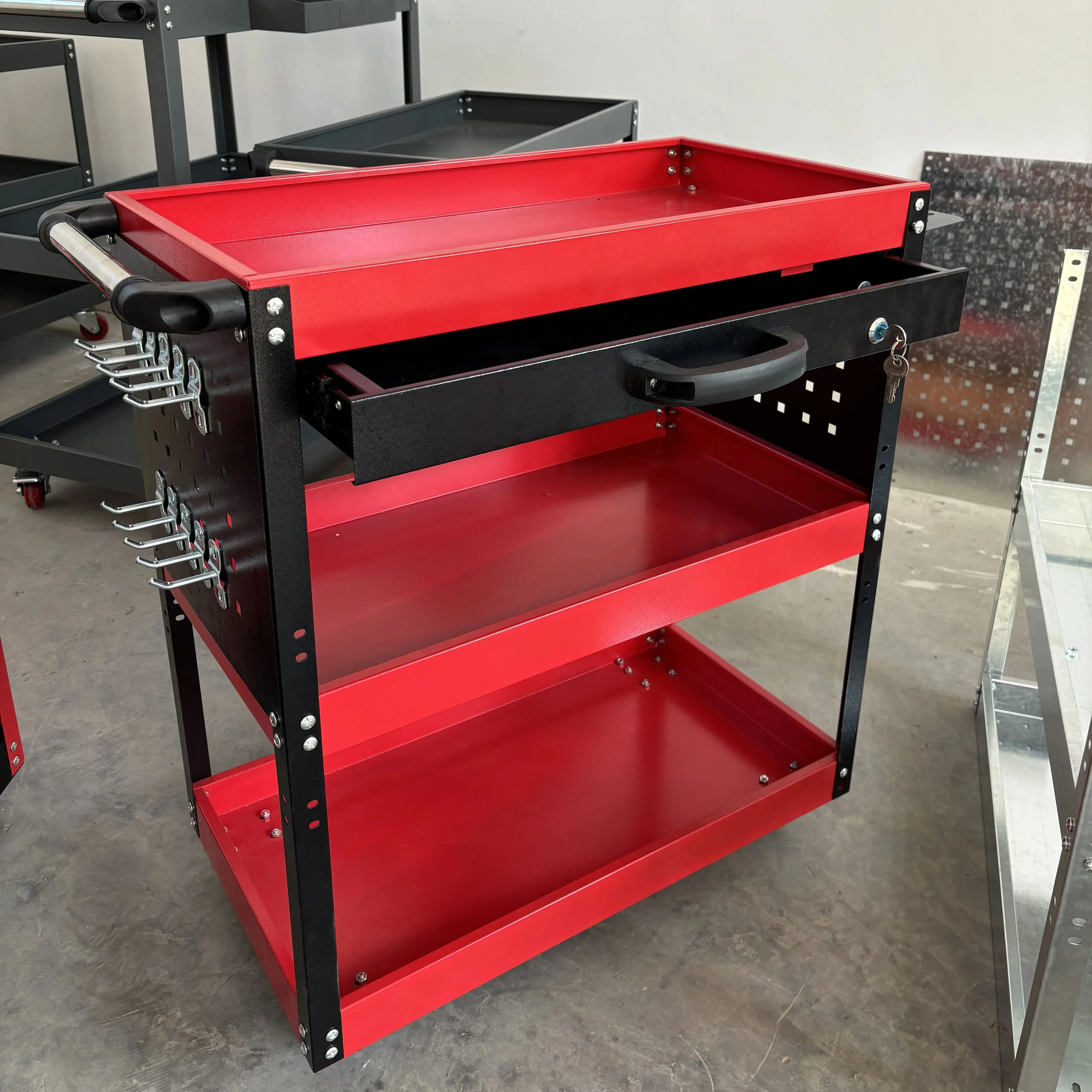 Material & Build Steel Tool Cart Aluminum Tool Cart Heavy-Duty Tool Cart Industrial Tool Car