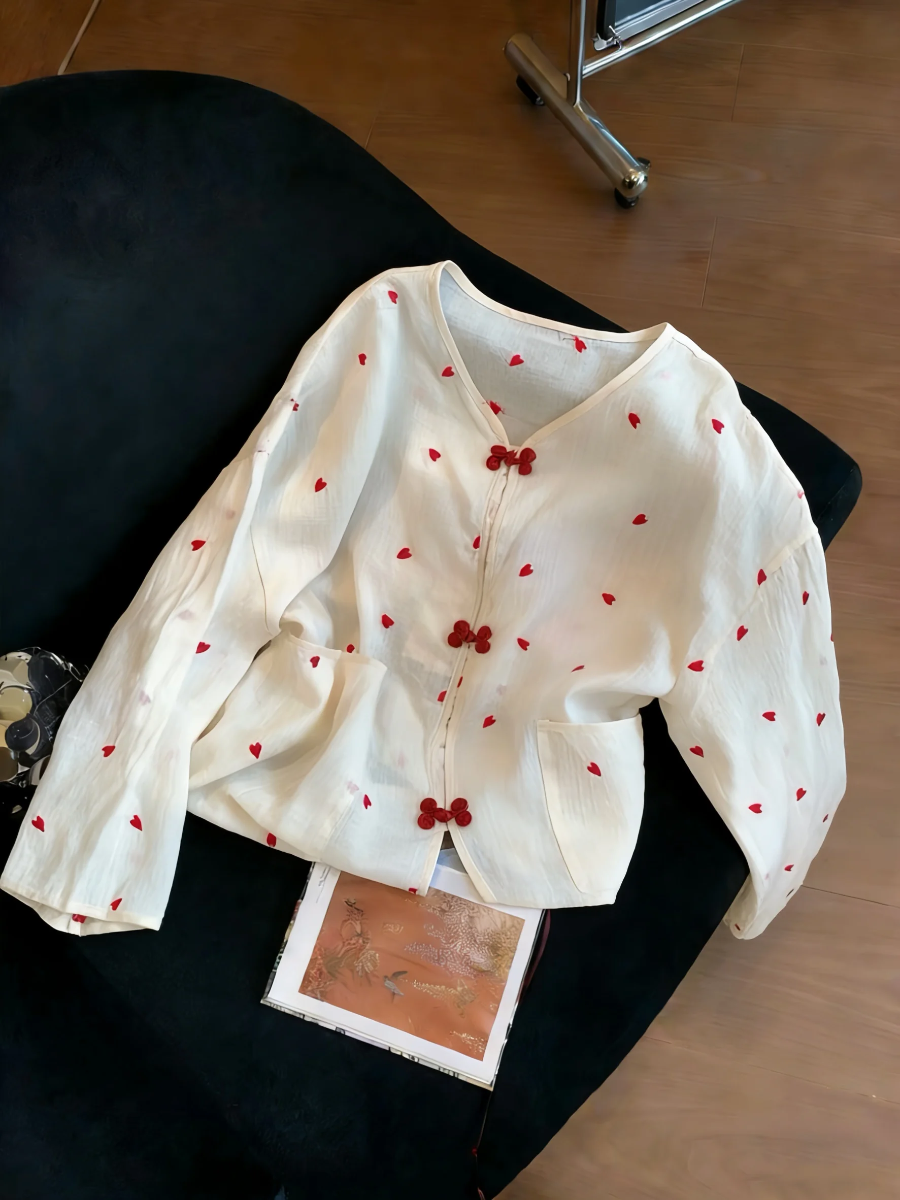 

New Chinese Sle Sweet Heart Print Long Sve irt Loose Casual Faion Men's Spring Autumn Versatile Top Women's Casual S...