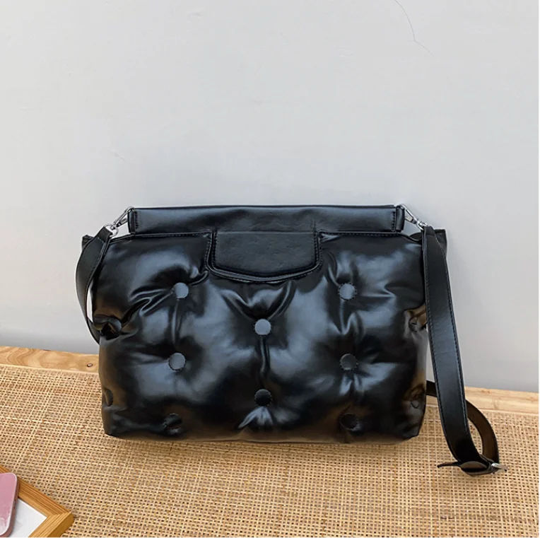 

Женская сумка, новая осенне-зимняя сумка из искусственной кожи, модная однотонная пуховая сумка, сумки через плечо, сумки через плечо в евро-американском стиле, сумка 가방