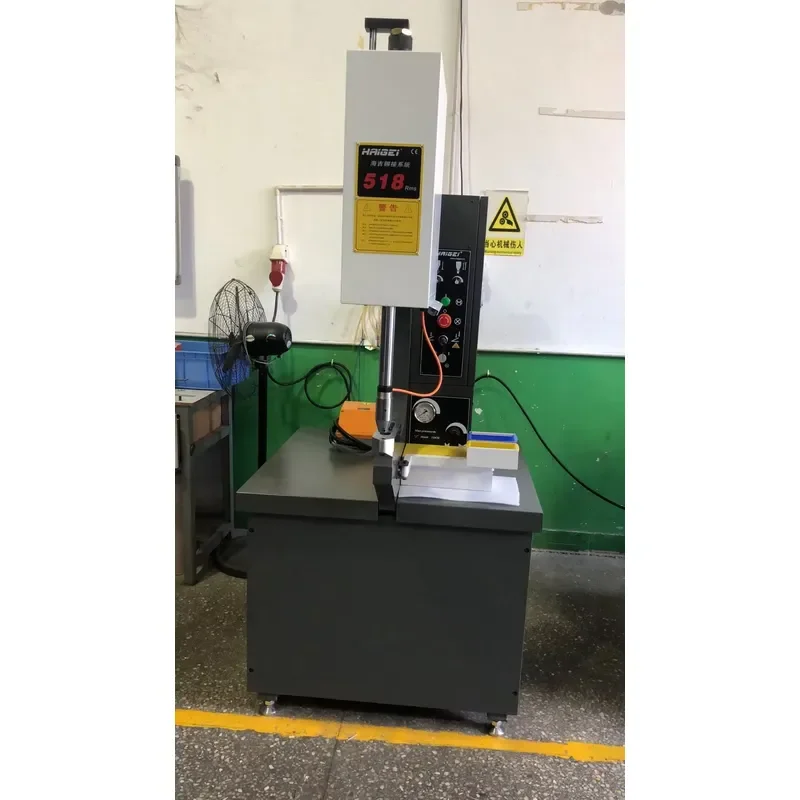 Fully Automatic Furniture Four Claw Nut Riveting Machine