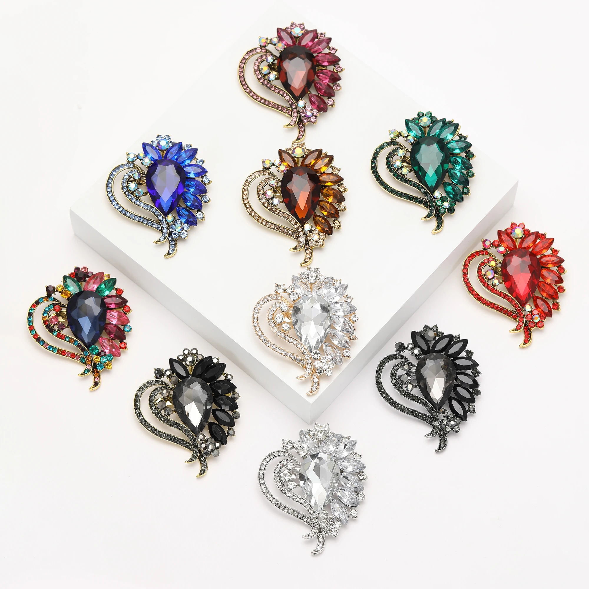 Rhinestone Flower Brooches for Women Unisex Fashion Stained Glass Pins Banquet Party Backpack Gifts Jewelry Accessories