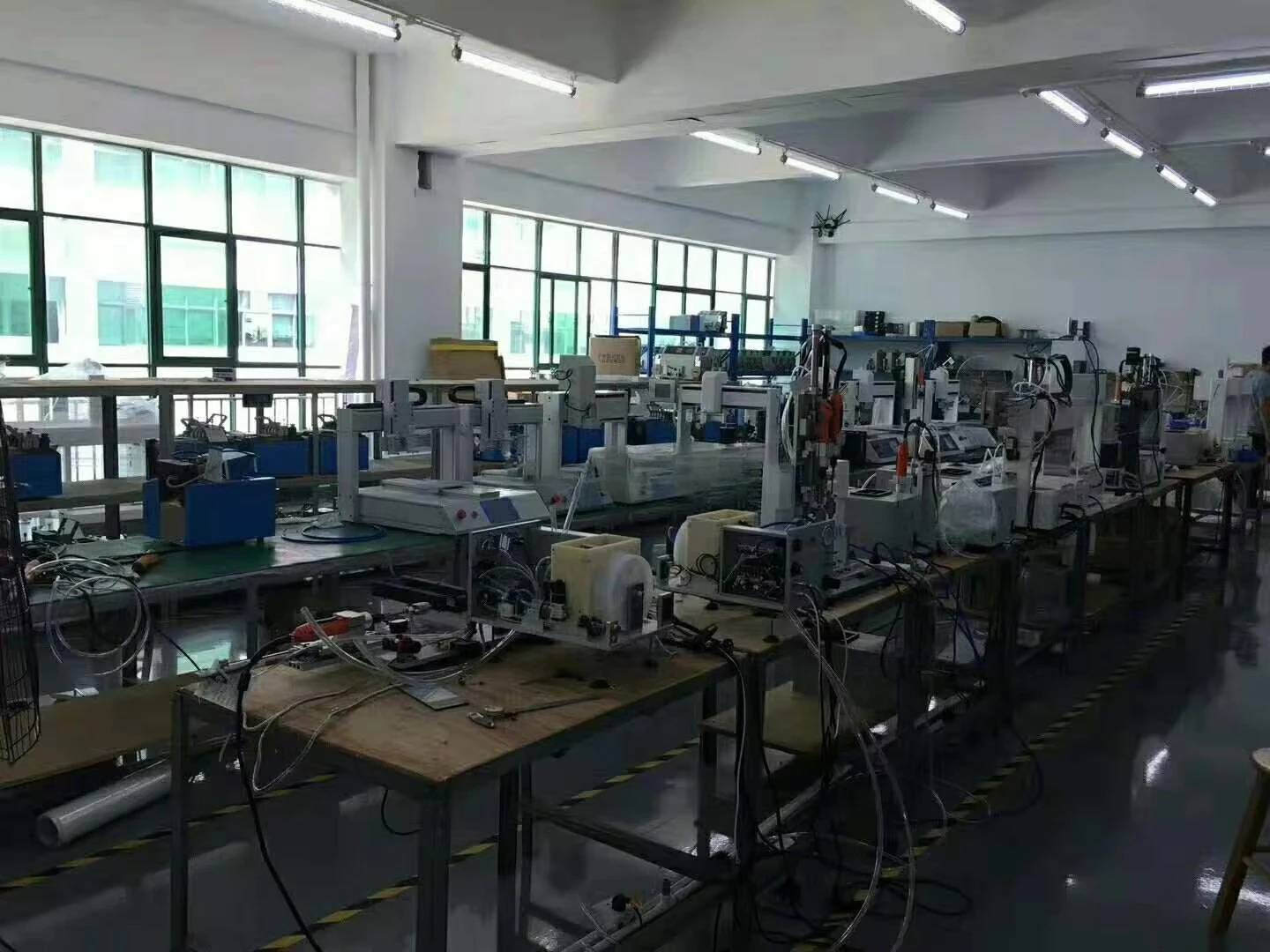 Portable Auto Screw Feeding Screwdriver Handheld Automatic Screw Locking Machine with Motor for Construction Industries