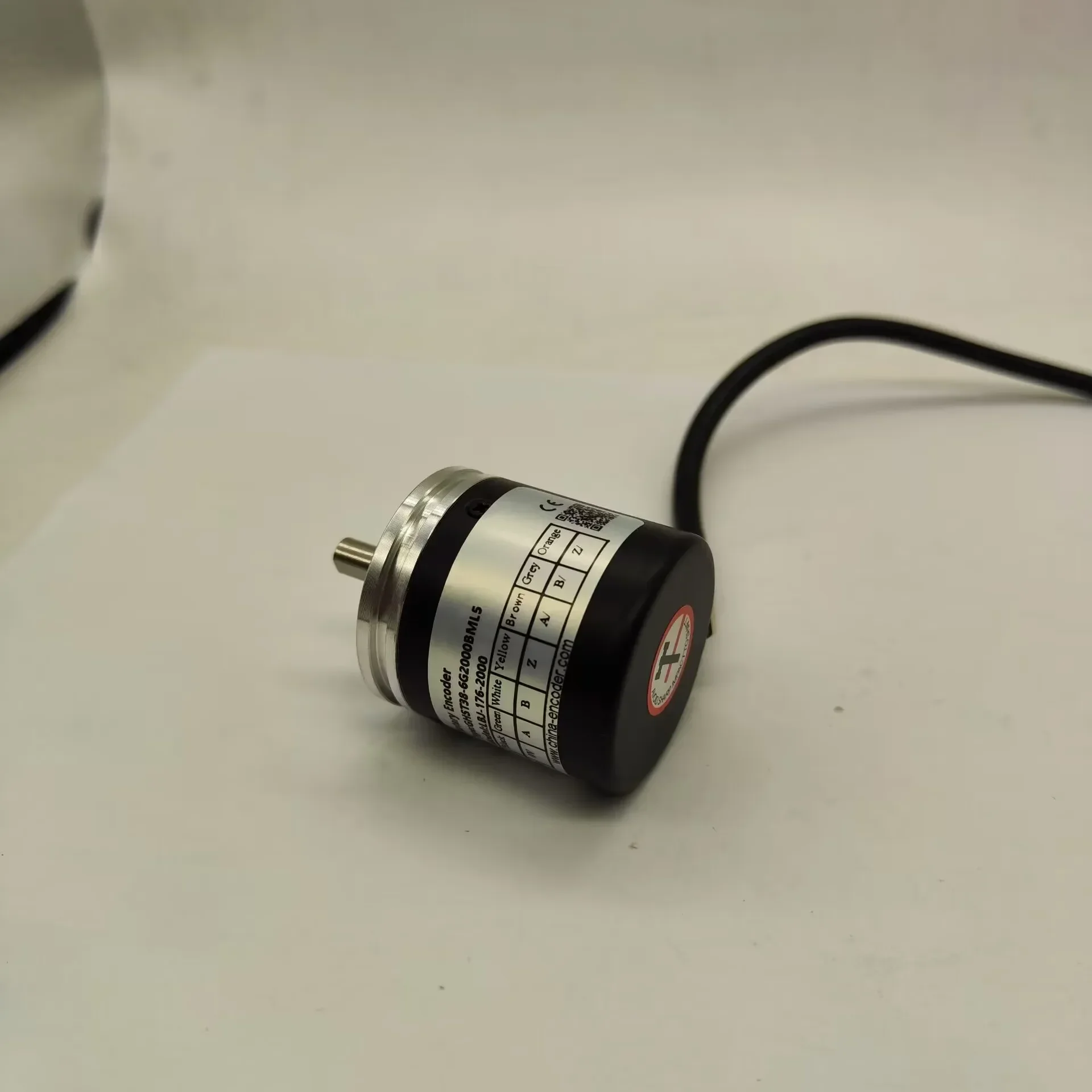 В наличии: 2026 CALT GHST38-6G2000BML5 5V TTL роторный энкодер, замена для SUMTAK LBJ-176-2000 с валом 6 мм